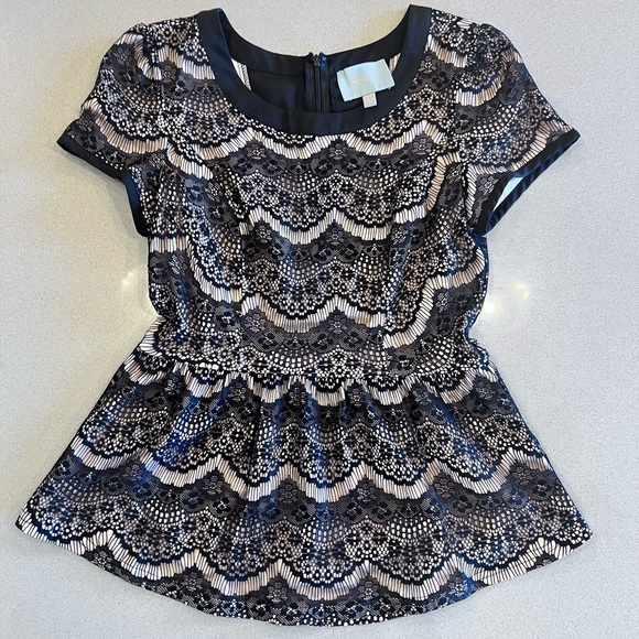 Skies Are Blue Black & Cream Lace Peplum Top Sz Small - Picture 5 of 13